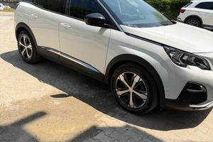 PEUGEOT 3008 1.5