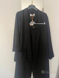Completo gessato nero- Nuovo con Cartellino