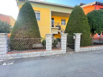 4 LOCALI A CASTELNOVO DI SOTTO