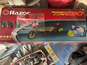Monopattino Razor E90