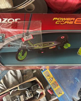 Monopattino Razor E90