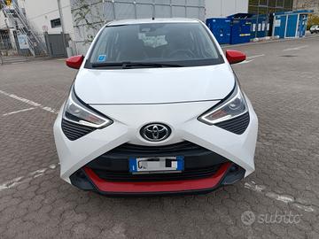 Toyota Aygo Connect 1.0 VVT-i 72 CV 5 porte x-clus