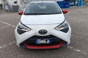 Toyota Aygo Connect 1.0 VVT-i 72 CV 5 porte x-clus