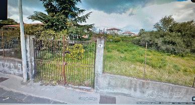 Comodo terreno vicino ASP Gravina