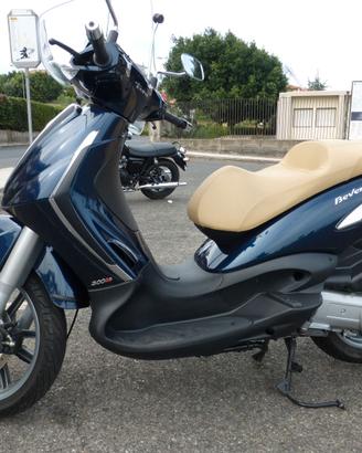 PIAGGIO Beverly 300 i.e. Tourer