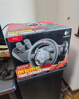 Volante Logitech Momo Racing