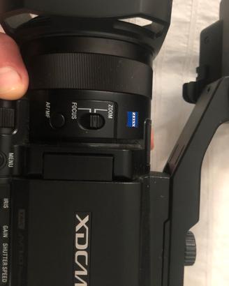 Sony PXW-X70 4K + Manfrotto + 4 Batterie