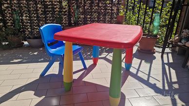 Tavolino e sedia per bimbi