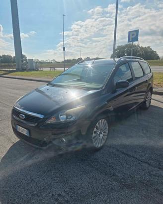 Ford focus 2011