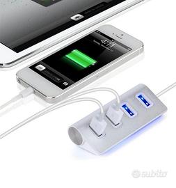 Hub USB  SuperSpeed a 4 porte .