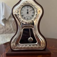 orologio da tavolo con meccanismo a pendolo