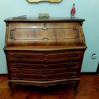 Comò con ribalta in stile classico