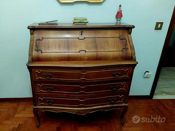 Comò con ribalta in stile classico