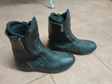 stivaletti moto 