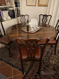 Tavolo e sedie antiquariato