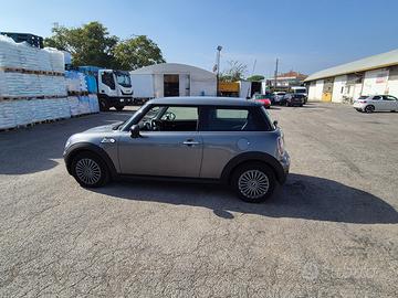 MINI Mini Cooper A.E. - 2009