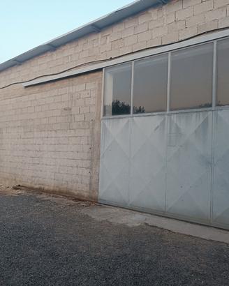 Magazzino 350 mq perqualsiasi attività libero subi