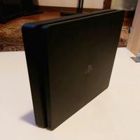 PlayStation 4 Slim e videogiochi