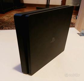 PlayStation 4 Slim e videogiochi