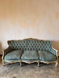 Divano vintage restaurato