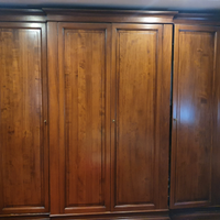 Armadio in legno massello come nuovo