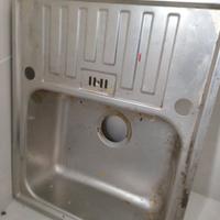 lavabo in acciaio inox. 