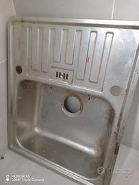 lavabo in acciaio inox. 