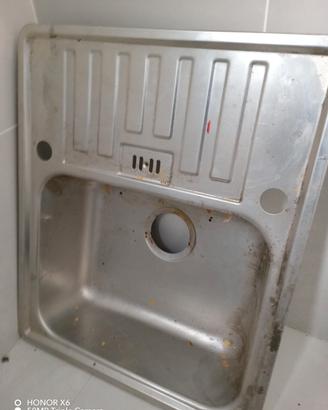 lavabo in acciaio inox. 