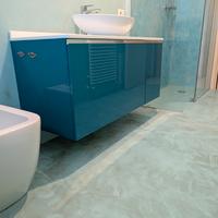 mobile bagno sospeso