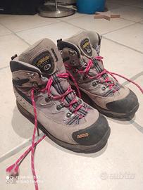 Scarponi Asolo in Goretex taglia 38