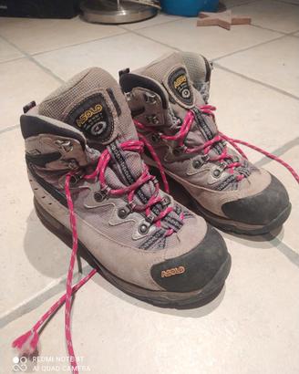 Scarponi Asolo in Goretex taglia 38