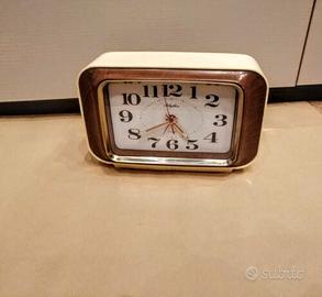 RHYTHM SVEGLIA MECCANICA VINTAGE MODERNARIATO