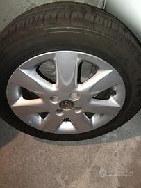 gomme kumo 175/60/15 h + cerchi originali nissan