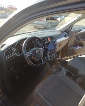 Tiguan r live