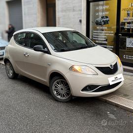 Lancia Ypsilon 1.2 69 CV 5 porte GPL Ecochic Plati