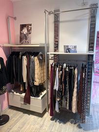 Arredo negozio appendi abiti