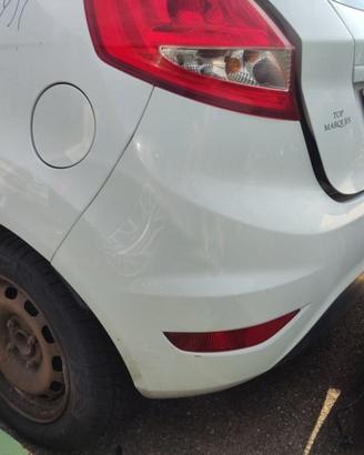Paraurti posteriore FORD FIESTA del 2010