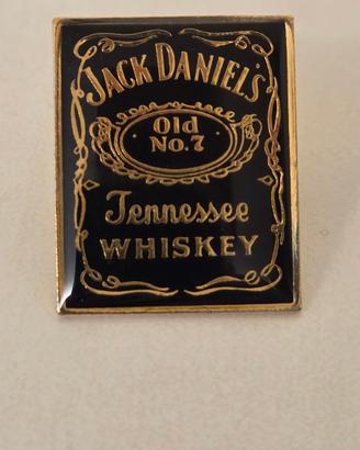 Spilla (PIN) smaltata, vintage Jack Daniel's N° 7.