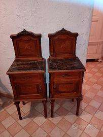 Comodini d'epoca in legno intarsiati