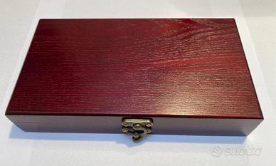 Set da vino a 5 pezzi.