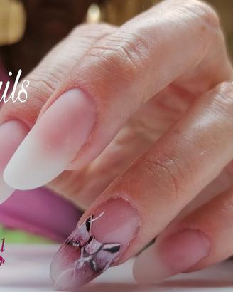 Ricostruzione unghie in gel