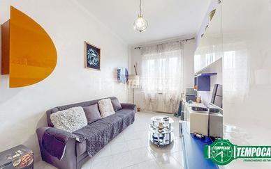 APPARTAMENTO LUMINOSO CON DOPPIO BALCONE!