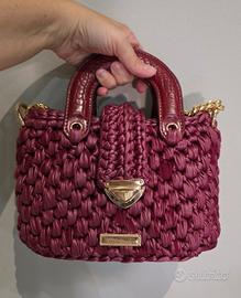 Borsa in fettuccia realizzata a mano