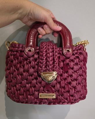 Borsa in fettuccia realizzata a mano