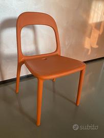 Sedie impilabili colorate