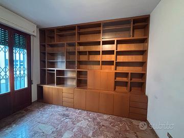 Libreria a parete in due moduli