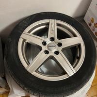 Gomme HANKOOK+cerchi MOMO DEISGN R16
