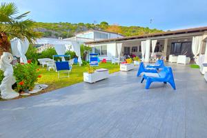 Chalet Little Paradise TriFamiliare sulla spiaggia