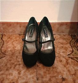 Scarpe Décolleté nere con cinturino 