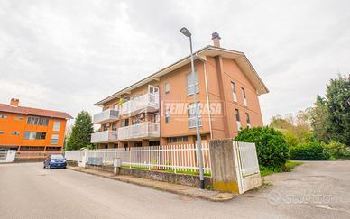 TRILOCALE RISITRUTTURATO CON BOX!!!